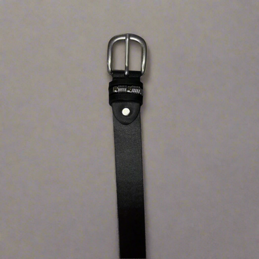 الحزام الجلدي الكلاسيكي باللون الأسود غير اللامع