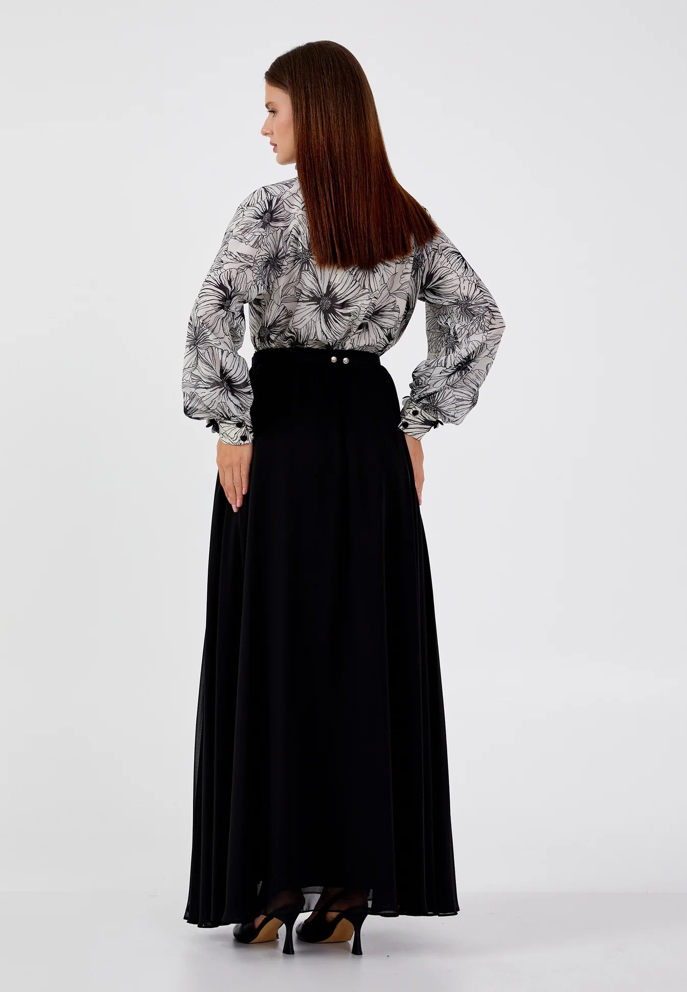 The Elegant Floral Chiffon Two-Piece Set - Beige
