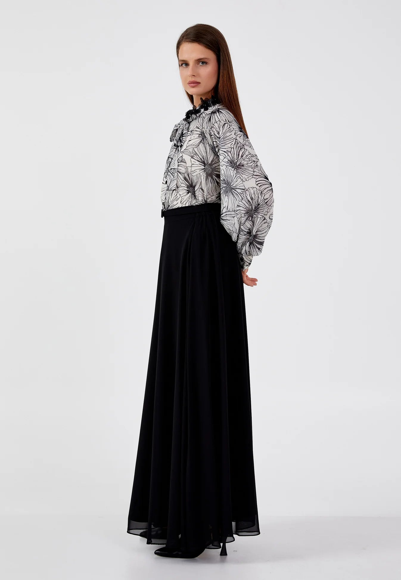 The Elegant Floral Chiffon Two-Piece Set - Beige