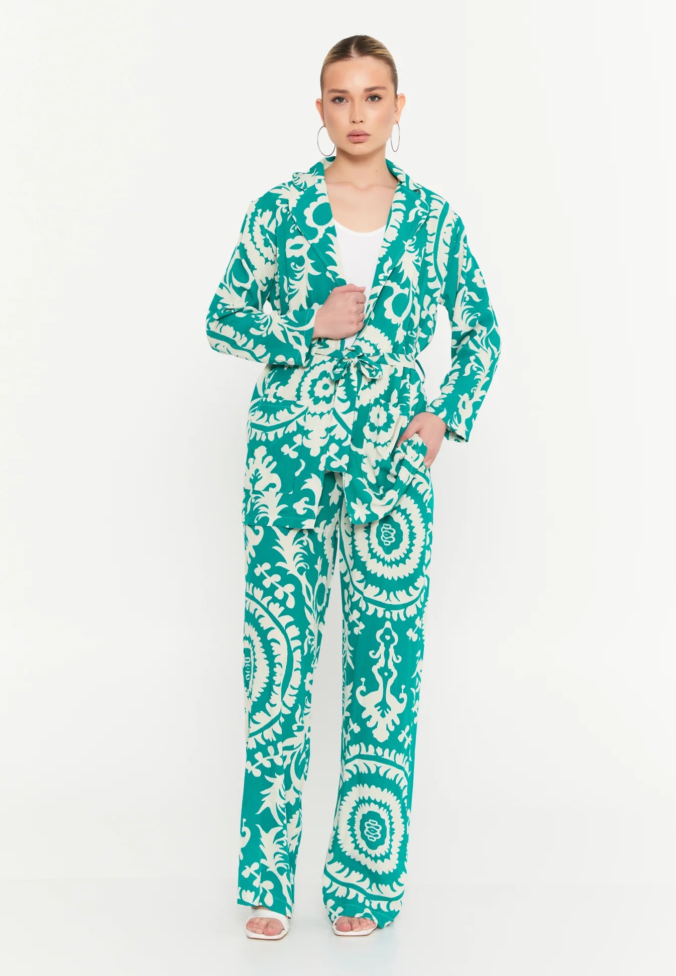 The Veridian Motif Linen-Blend Suit Set
