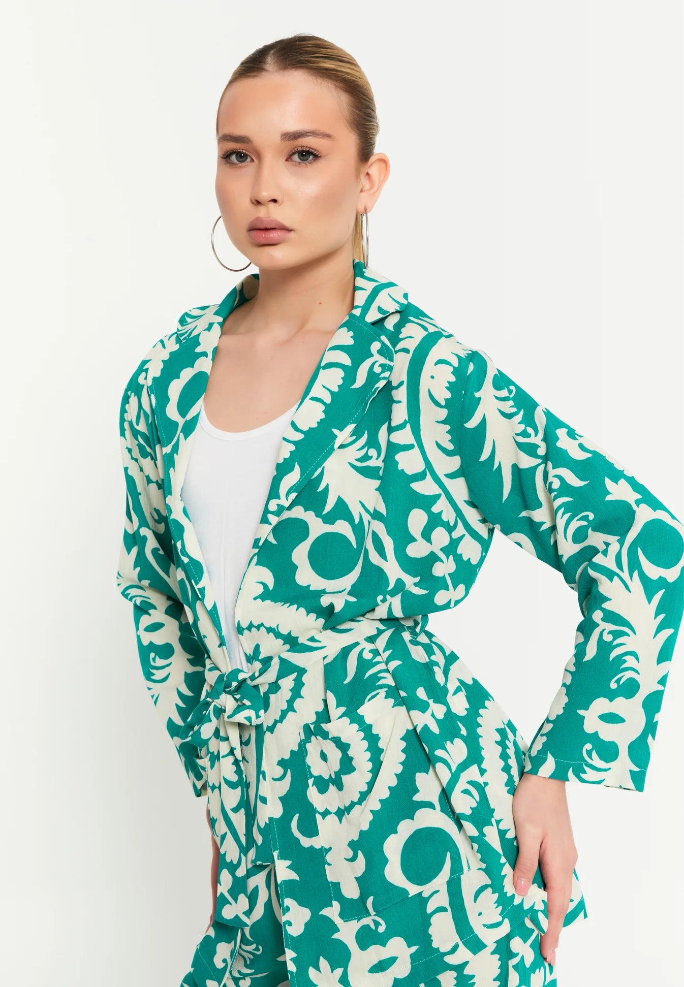 The Veridian Motif Linen-Blend Suit Set