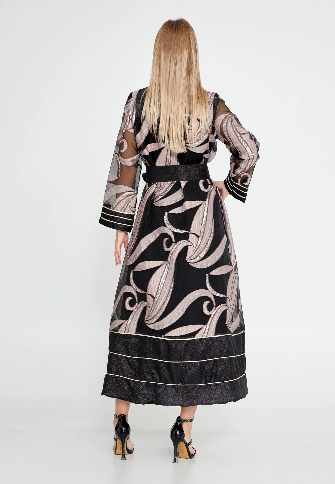 The Artistic Tulle Overlay Abaya with Metallic Accents - Pink