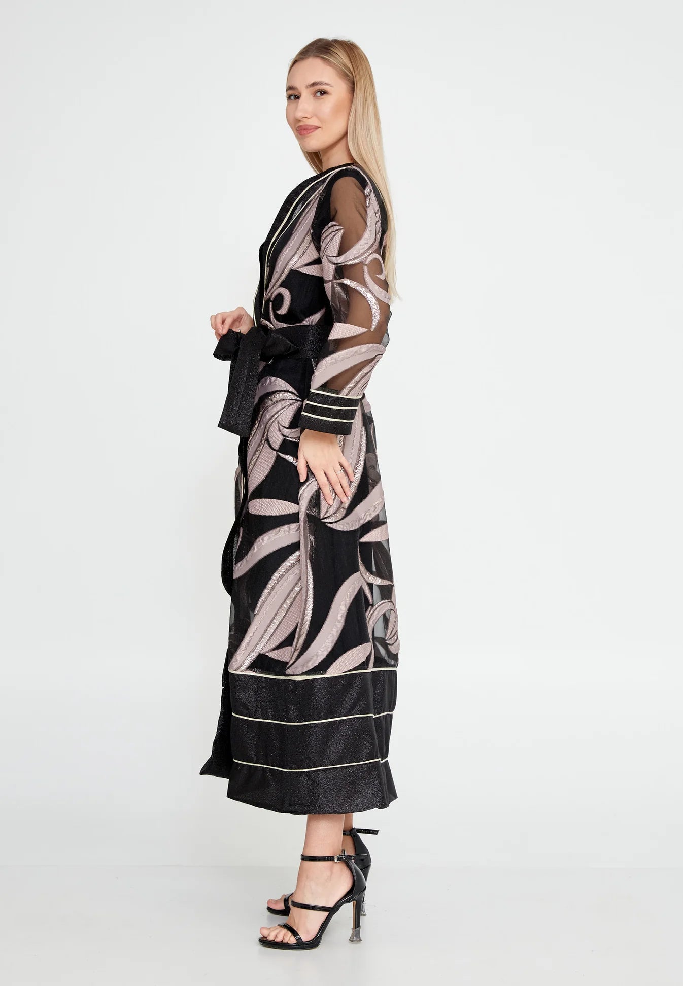 The Artistic Tulle Overlay Abaya with Metallic Accents - Pink